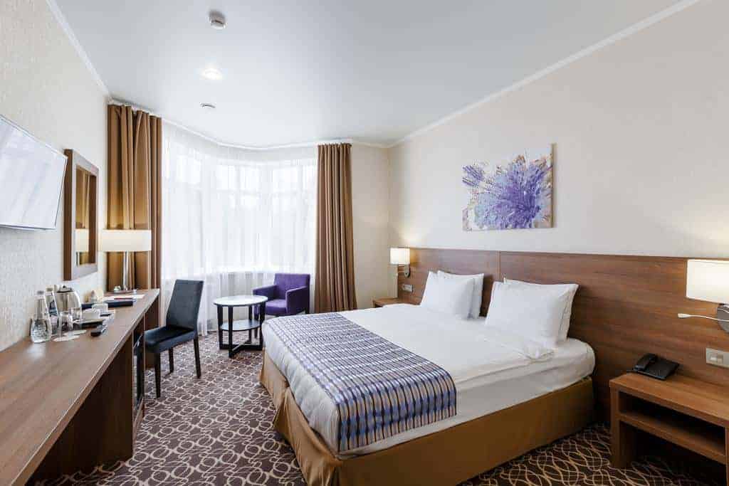 7.Raymond Hotel-min