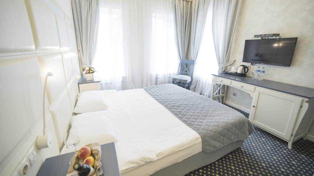 27.Blues Hotel-min