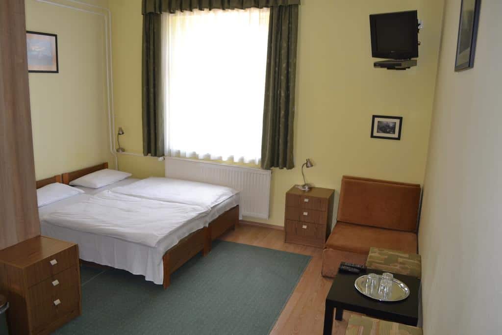8.Lokomotiv Motel-min