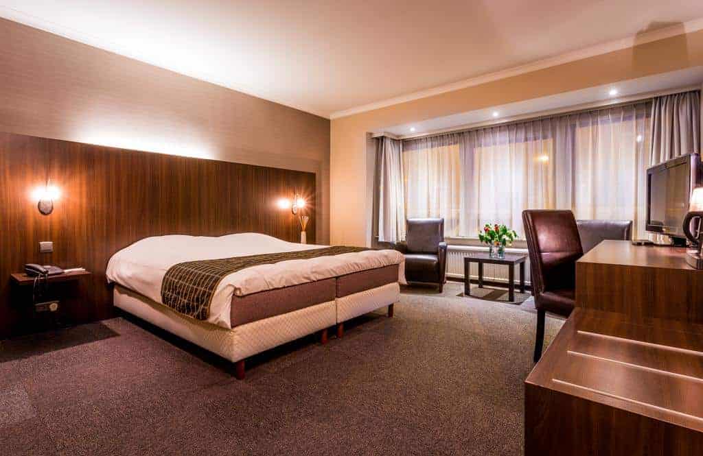 2.Hotel Carlton-min