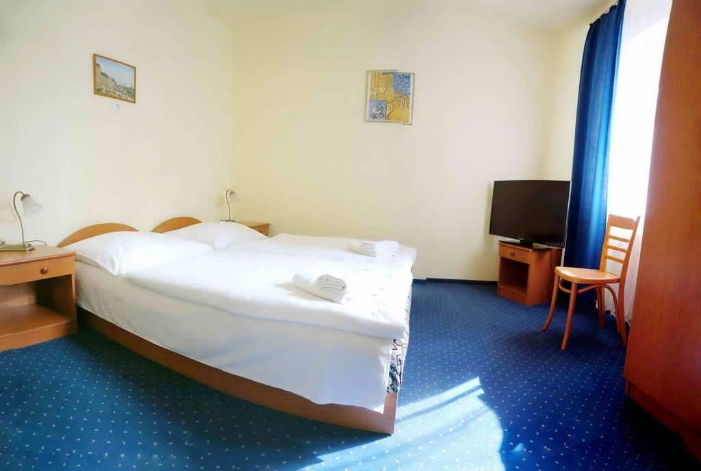 10.Corvin Hotel