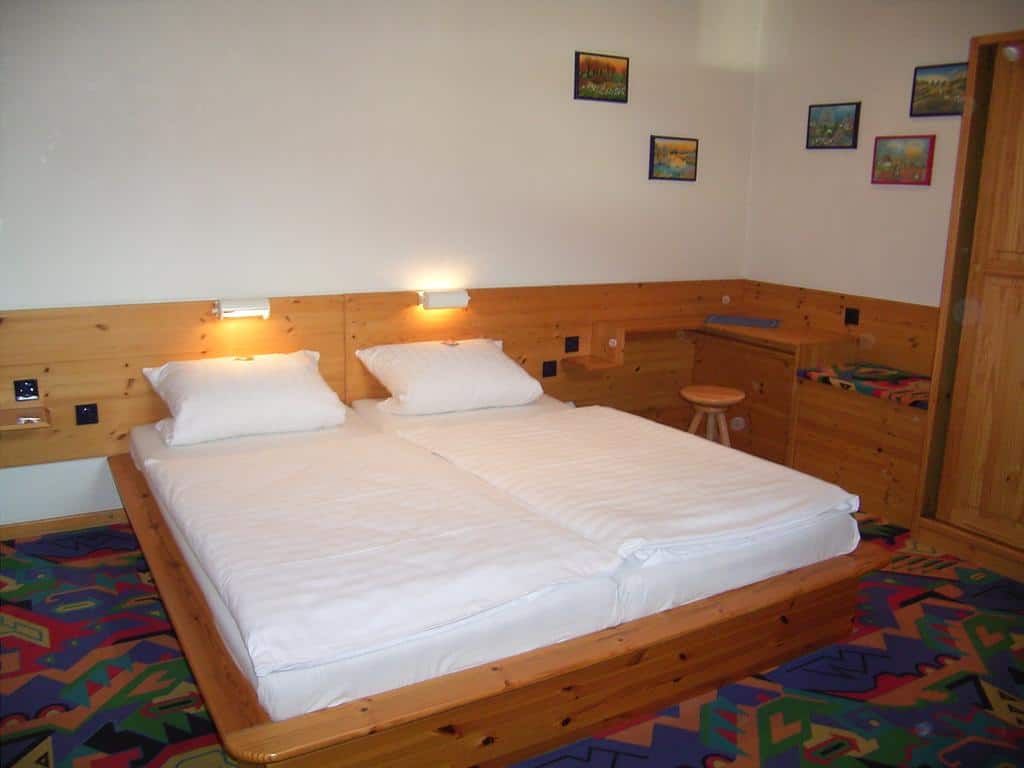10.Smile Hotel