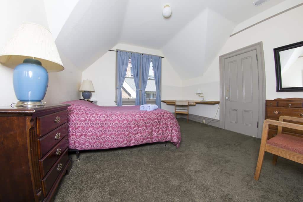 11.HI - Portland Northwest Hostel