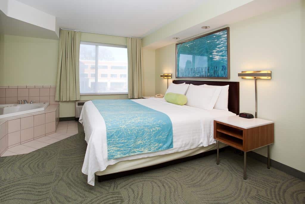12.SpringHill Suites Portland Airport