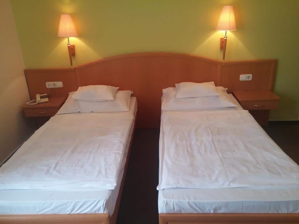14.Bella Hotel