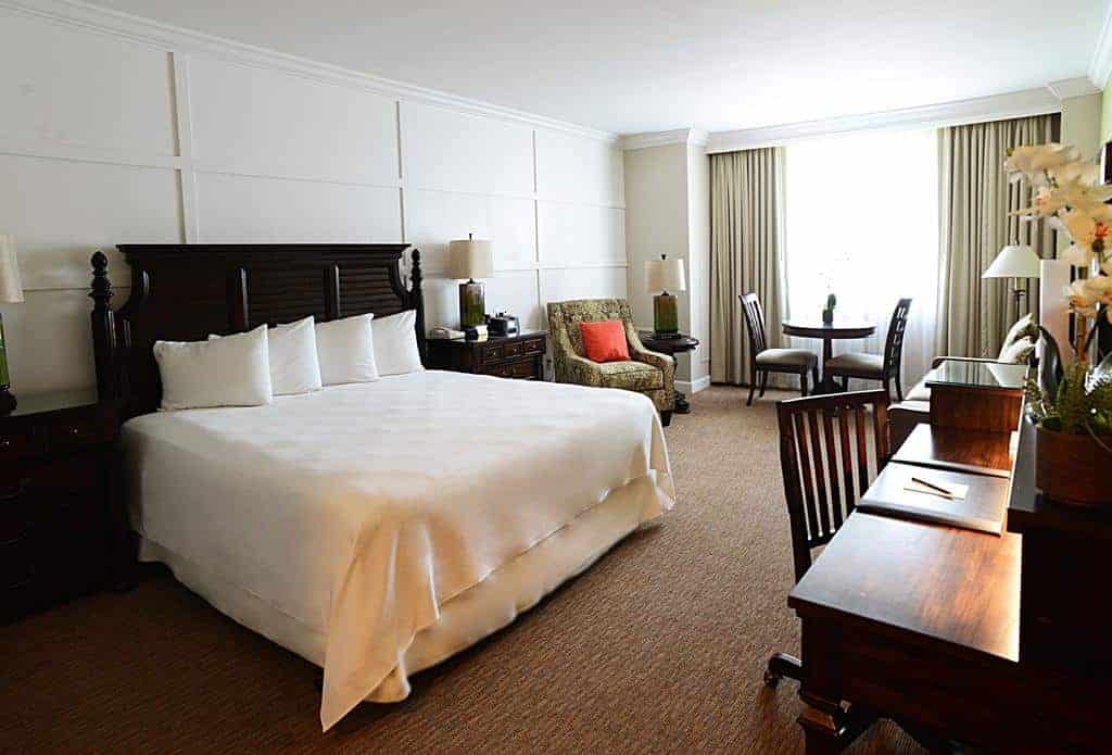 15.Riverside Hotel