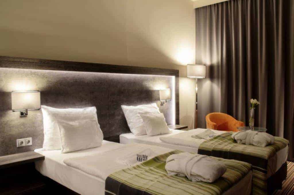 2.ETO Park Hotel Business & Stadium