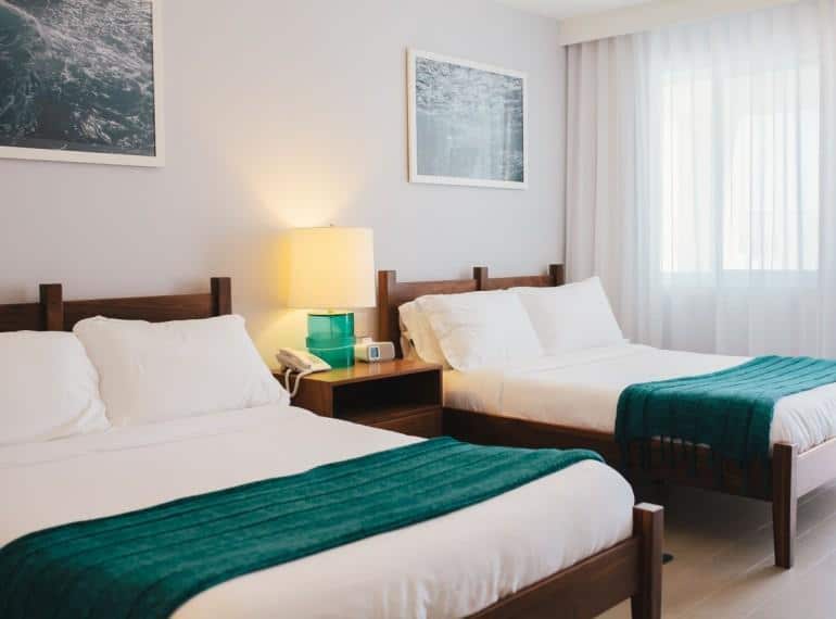 2.Tides Inn Hotel