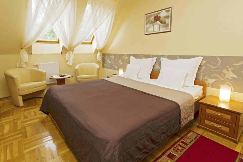 6.Dóm Hotel