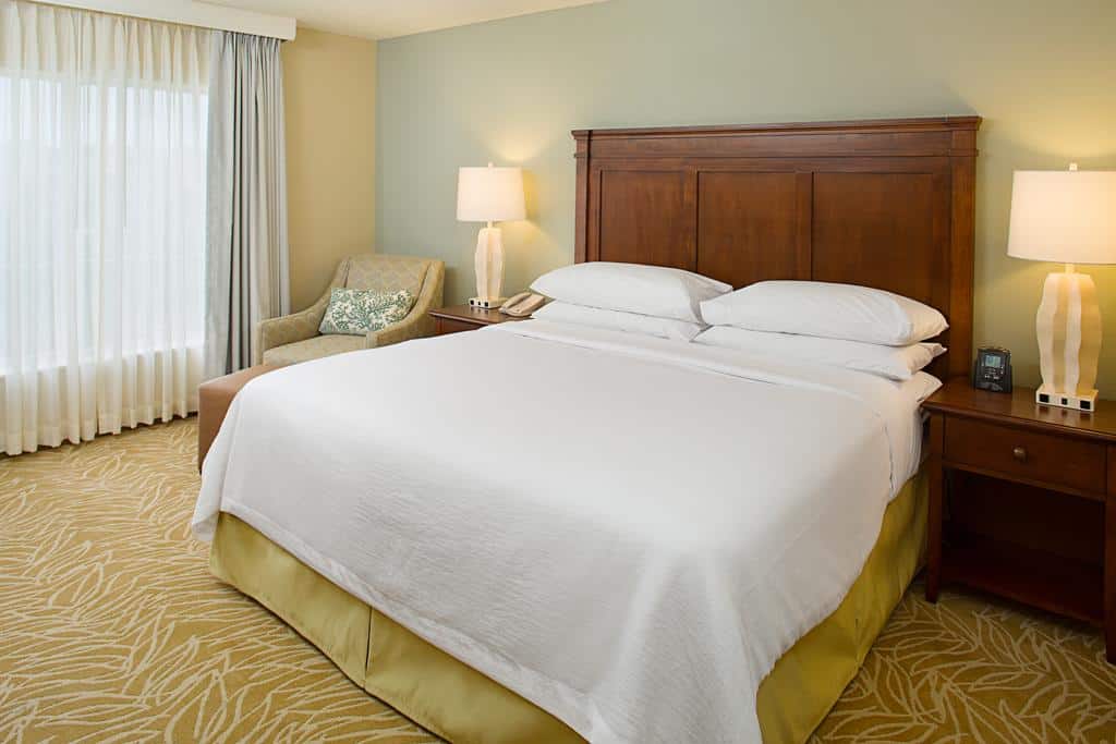 8.Embassy Suites Destin Miramar Beach