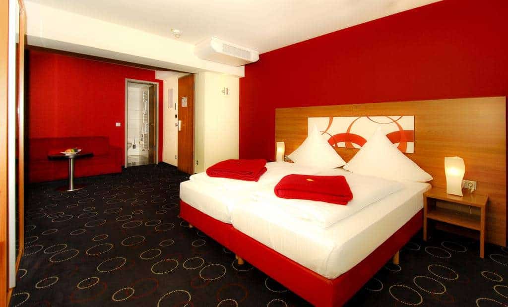 8.Hotel Central