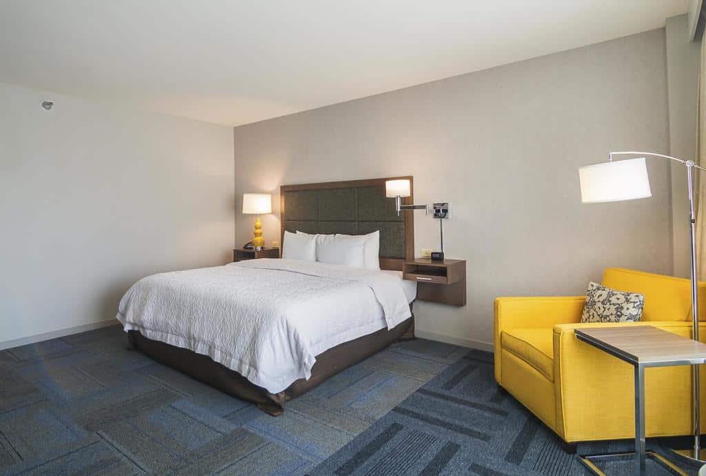 9.Hampton Inn Chicago North-Loyola Station, Il