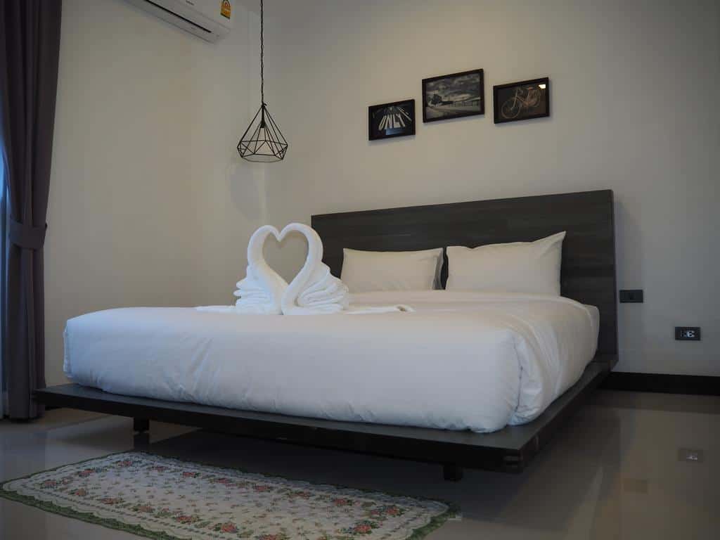 9.Sherloft Home & Hostel