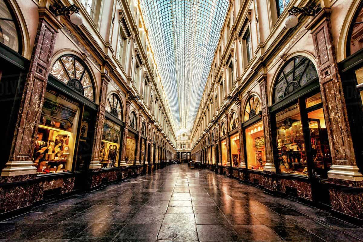 التسوق في Saint-Hubert Royal Galleries