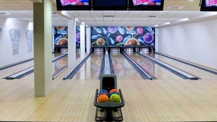 صالة البولينج في حديقة تيفولي