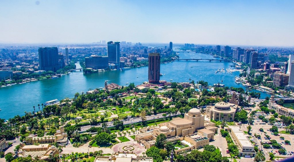 اين تقع دهب من القاهرة