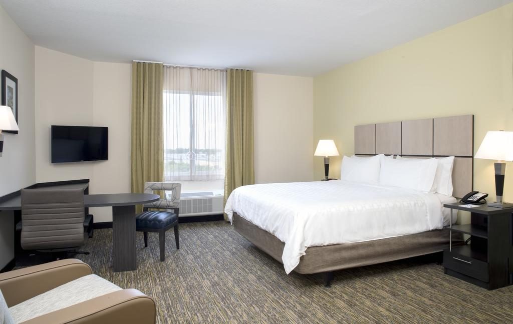 فندق Candlewood Suites من أفخر الفنادق القريبة من حديقة حيوان ميامي