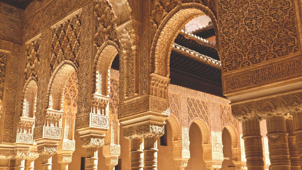 معرض جنة الفن بتايا