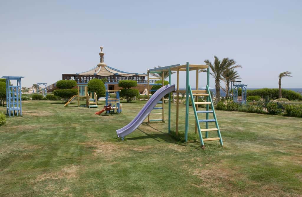 ملعب 