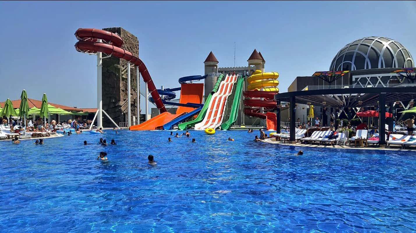 الحديقة المائية باكو اذربيجان