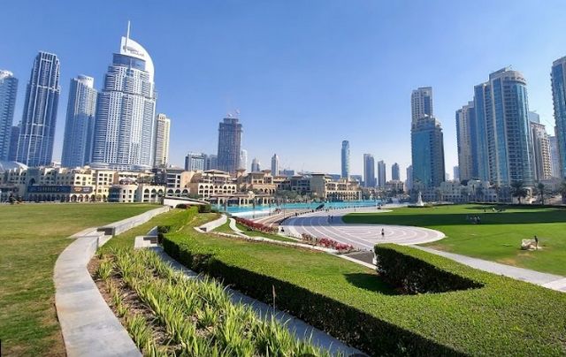 حديقة برج خليفة دبي
