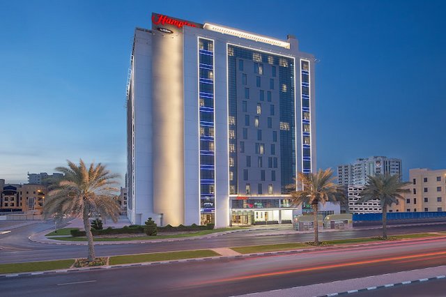فنادق داخل مطار دبي
