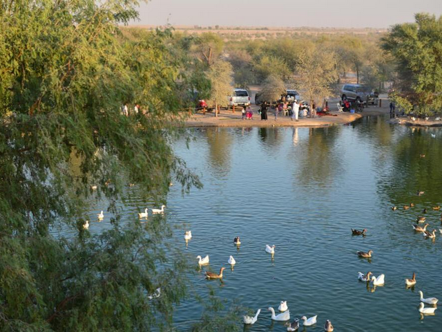 بحيرات دبي - بحيرات في دبي