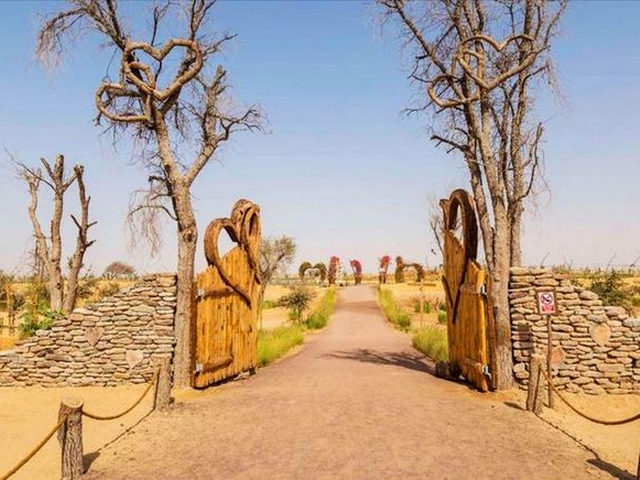 بحيرات الحب في دبي