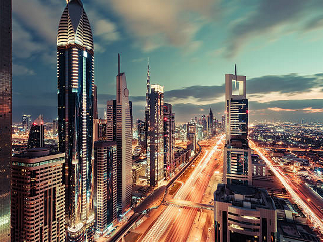 شارع الشيخ زايد دبي الإمارات العربية المتحدة